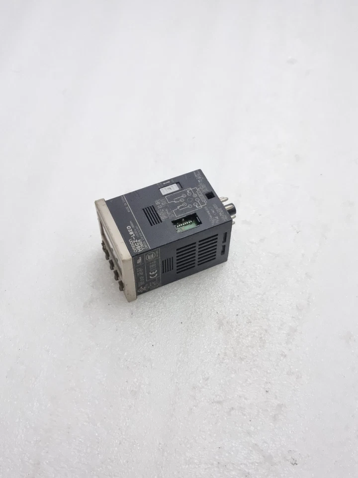 Omron H5CZ-L8ED Timer H5CZ